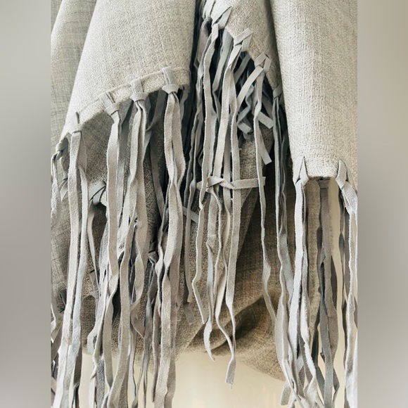 TILO Scarves Gorgeous Suede Fringe Scarf. Cashmere, Silk, Wool blend of beauty. - Picture 6 of 8